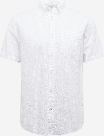 GAP Button Up Shirt 'SEERSUCKER' in White: front