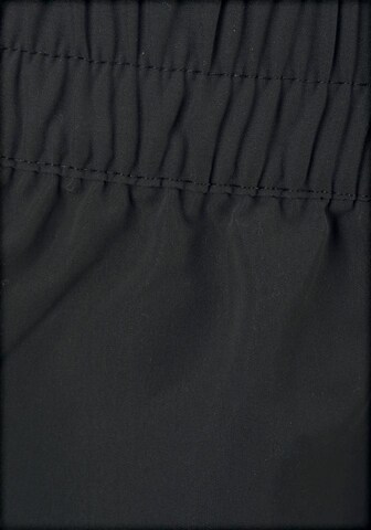LASCANA Kratke kopalne hlače | črna barva