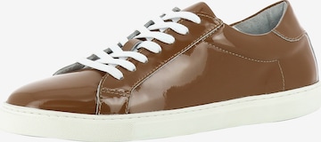 EVITA Sneakers laag in Bruin: voorkant