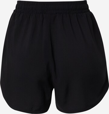 Urban Classics Regular Shorts in Schwarz