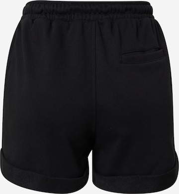 Urban Classics Regular Shorts in Schwarz