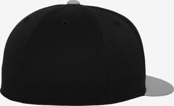 Flexfit Cap 'Premium 210' in Schwarz