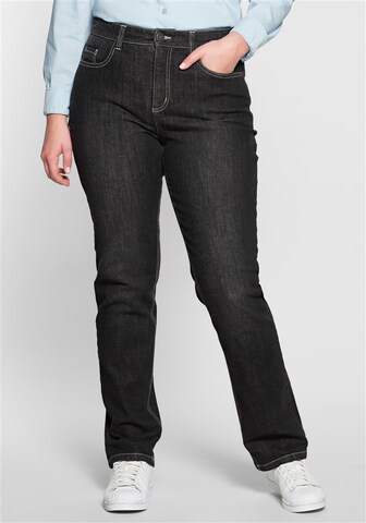 SHEEGO regular Jeans i sort: forside