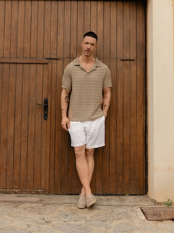 Casual Vacation Look