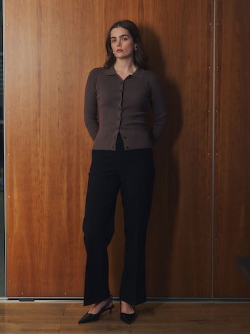 Minimalist Button Up Cardigan Look