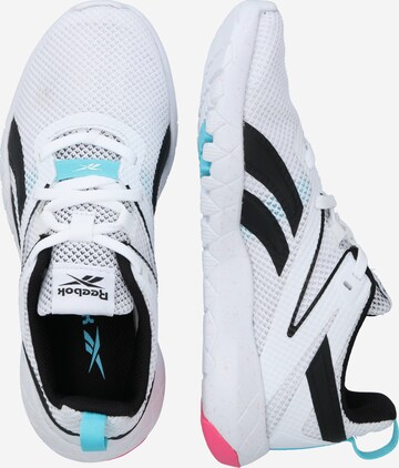 Pantofi sport de la Reebok pe alb