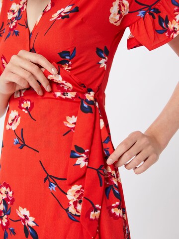 Boohoo - Vestido de verão em vermelho