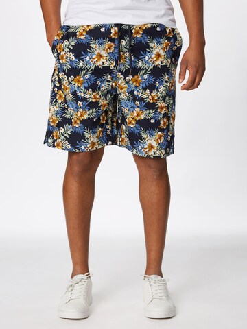 Urban Classics Regular Shorts in Blau: predná strana