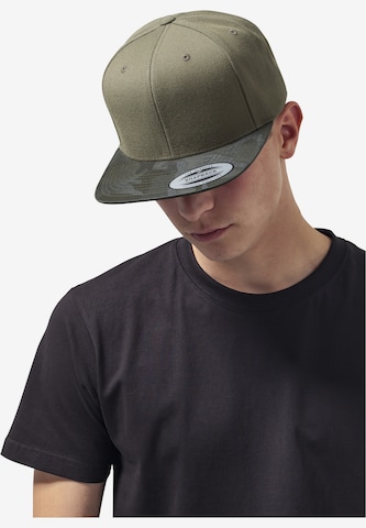 Cappello da baseball 'Camo Visor' di Flexfit in verde