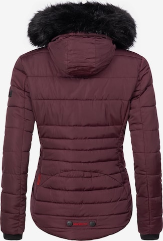 Veste d’hiver 'Lotusblüte' MARIKOO en rouge