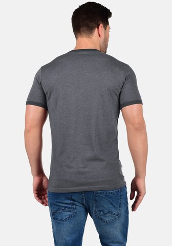 !Solid Rundhalsshirt 'Manoldo' in Grau