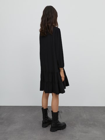 Robe-chemise 'Eileen' EDITED en noir