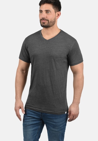 !Solid V-Shirt 'Bedo' in Grau: predná strana