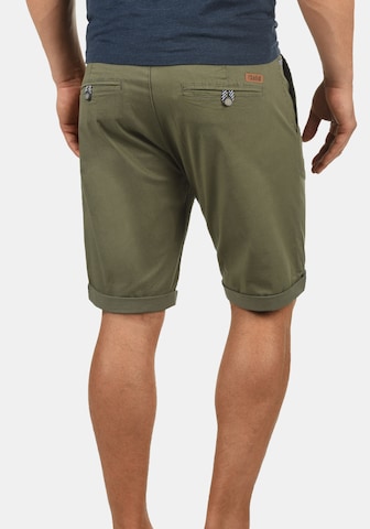 !Solid - Regular Calças chino 'Monty' em verde