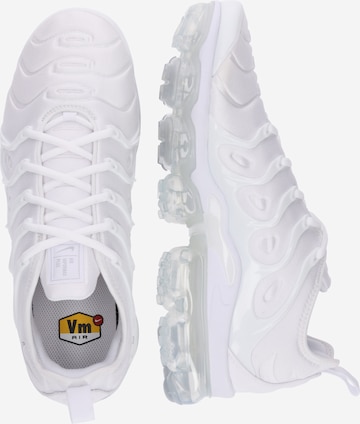 Nike Sportswear Ниски маратонки 'Air VaporMax Plus' в бяло: отстрани