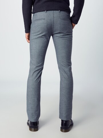 Coupe slim Pantalon chino BOSS Orange en bleu : derrière