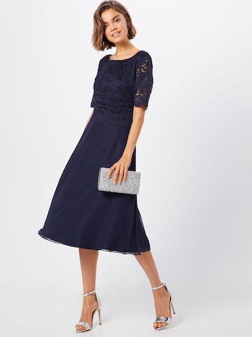 Robe de cocktail Vera Mont en bleu