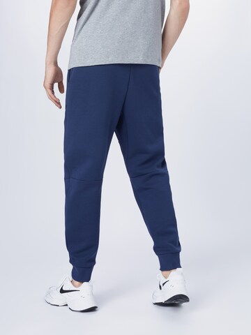 Nike Sportswear Tapered Hose in Blau