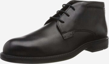 ECCO Chukka Boots in Black: front