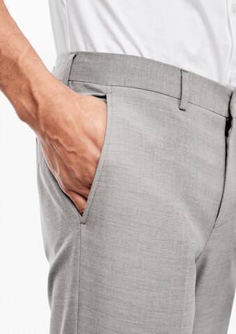 Coupe slim Pantalon chino s.Oliver BLACK LABEL en gris : devant