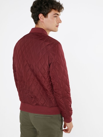 Urban Classics Between-Season Jacket 'Diamond Quilt' in Red