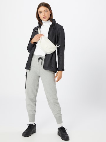 NIKE Sportjacke in Schwarz