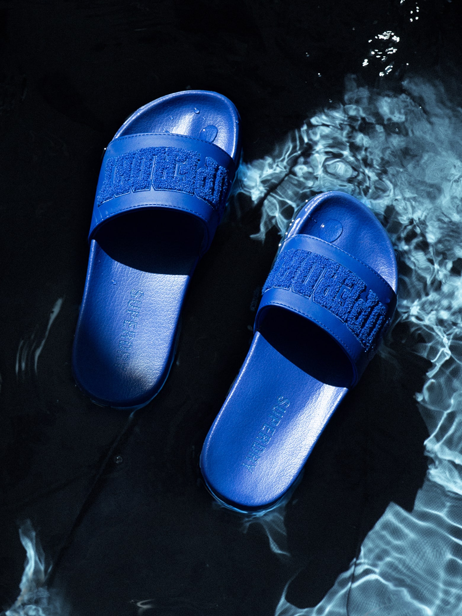 Slippers, Adiletten & Co Trendikkäät sandaalit