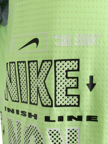 NIKE Rovný strih Funkčné tričko 'Rise 365 Wild Run' - Zelená