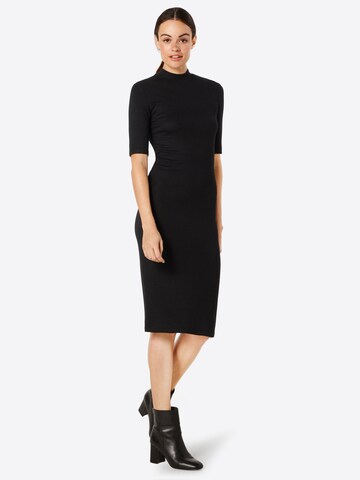 Rochie tricotat 'Krown T-Shirt Dress' de la modström pe negru: față