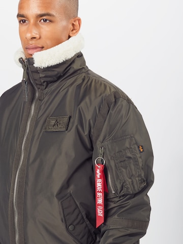 ALPHA INDUSTRIES Regularny krój Kurtka przejściowa w kolorze zielony