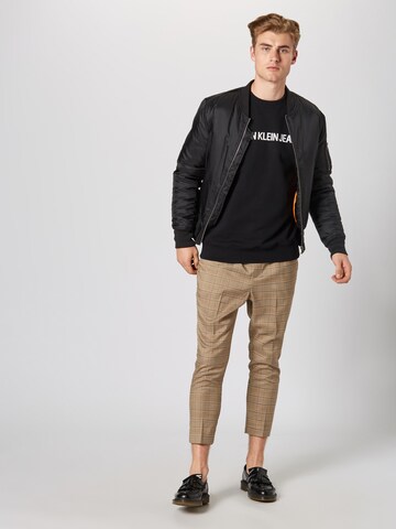 Calvin Klein Jeans Sweatshirt 'Core Institutional' in Zwart
