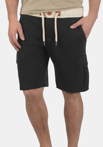 !Solid Regular Sweatshorts 'Trip' in Schwarz: predná strana