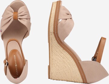 TOMMY HILFIGER Sandaal 'Iconic Elena' in Beige: zijkant