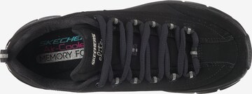 Baskets basses 'Synergy 3.0 Out & About' SKECHERS en noir