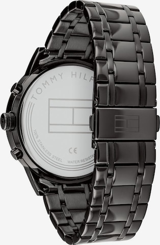 TOMMY HILFIGER Uhr in Schwarz