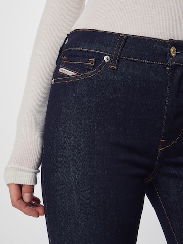DIESEL Slimfit Jeans 'ROISIN' in Blauw