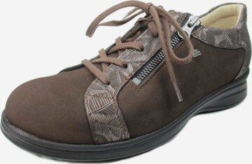 Finn Comfort Lace-Up Shoes in Brown: front