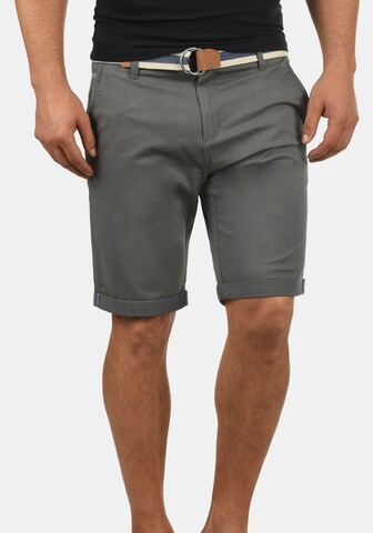 Regular Pantalon chino 'Monty' !Solid en gris : devant