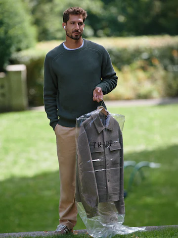 Green Pullover And Beige Pants Look