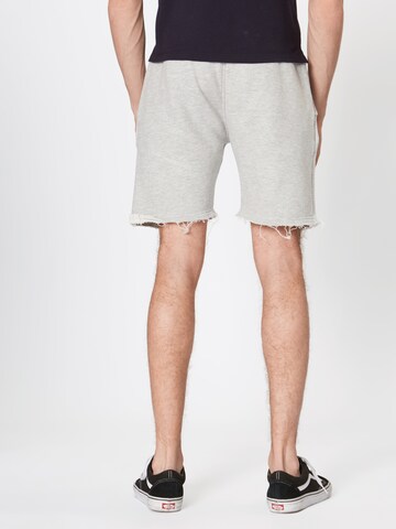 Urban Classics Regular Shorts 'Herringbone' in Grau: zadná strana