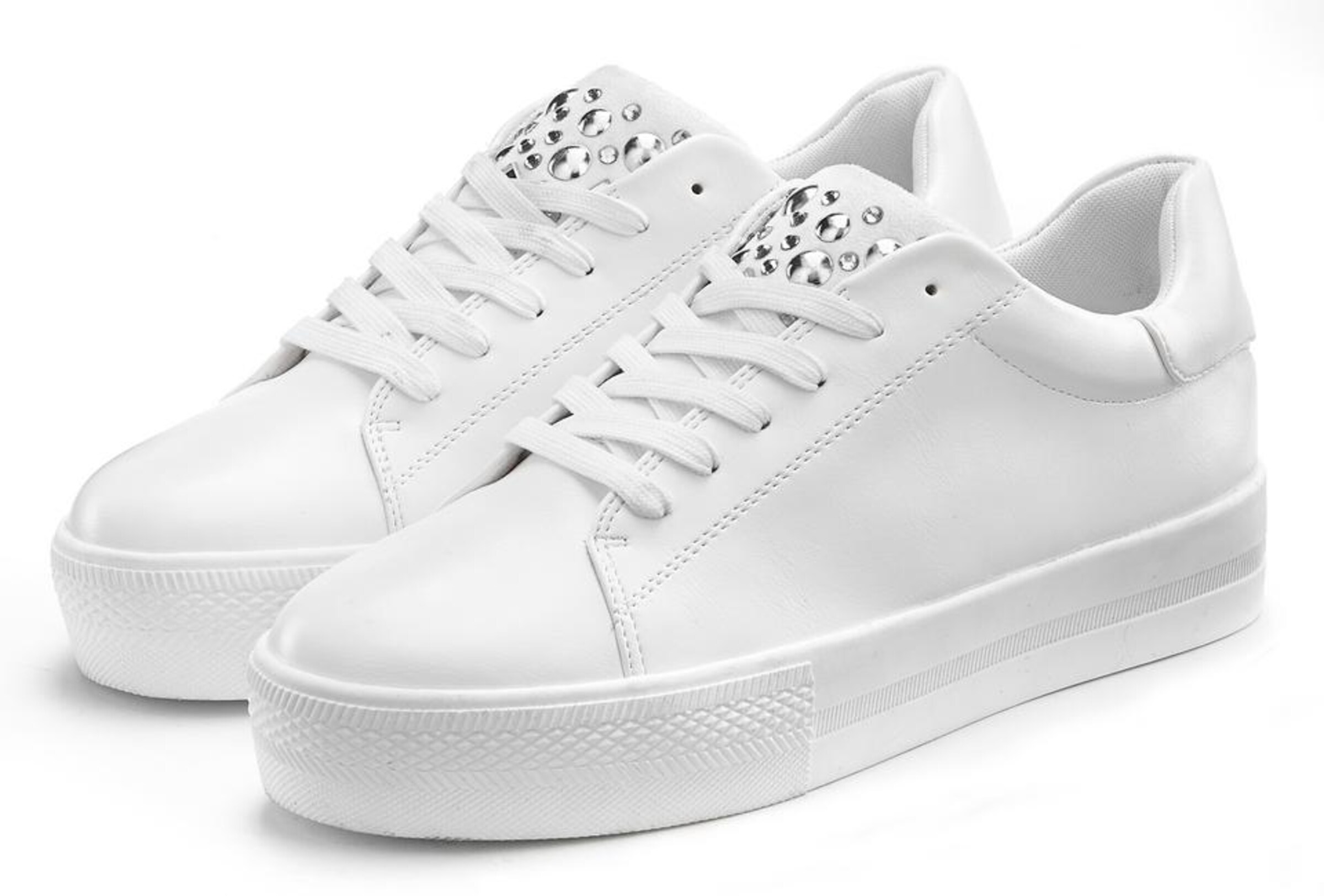 LASCANA Sneakers in White