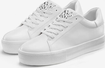 LASCANA Sneaker in Weiß