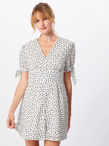 Boohoo - Vestidos camiseiros em branco: frente