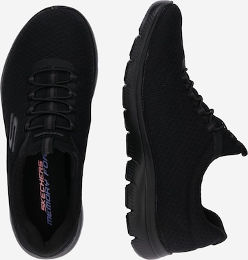 Scarpa slip-on 'Summits' di SKECHERS in nero