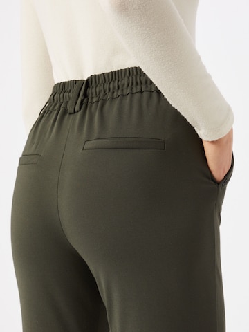 Slimfit Pantaloni con pieghe 'ONLPoptrash' di ONLY in verde
