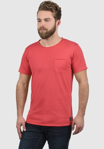 !Solid Rundhalsshirt Andrej in Rot: predná strana