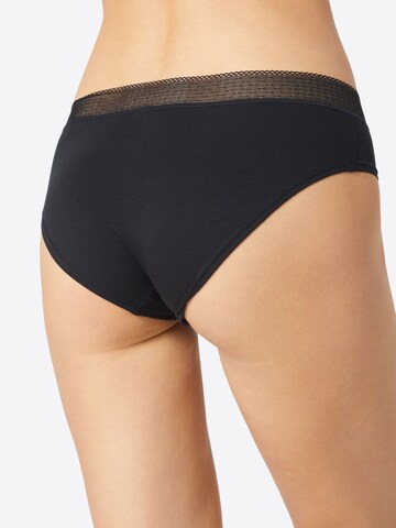 Slip Skiny en noir : derrière