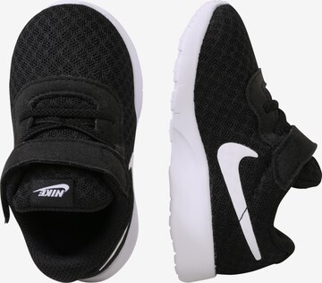 Sneaker 'Tanjun Toddler' de la Nike Sportswear pe negru: lateral