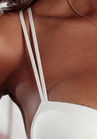 Push-up Soutien-gorge LASCANA en blanc