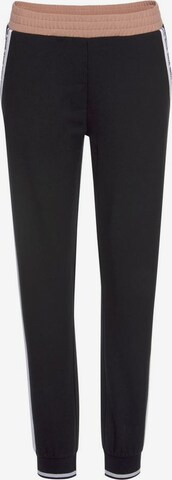 Tapered Pantaloncini da pigiama di BENCH in nero: frontale